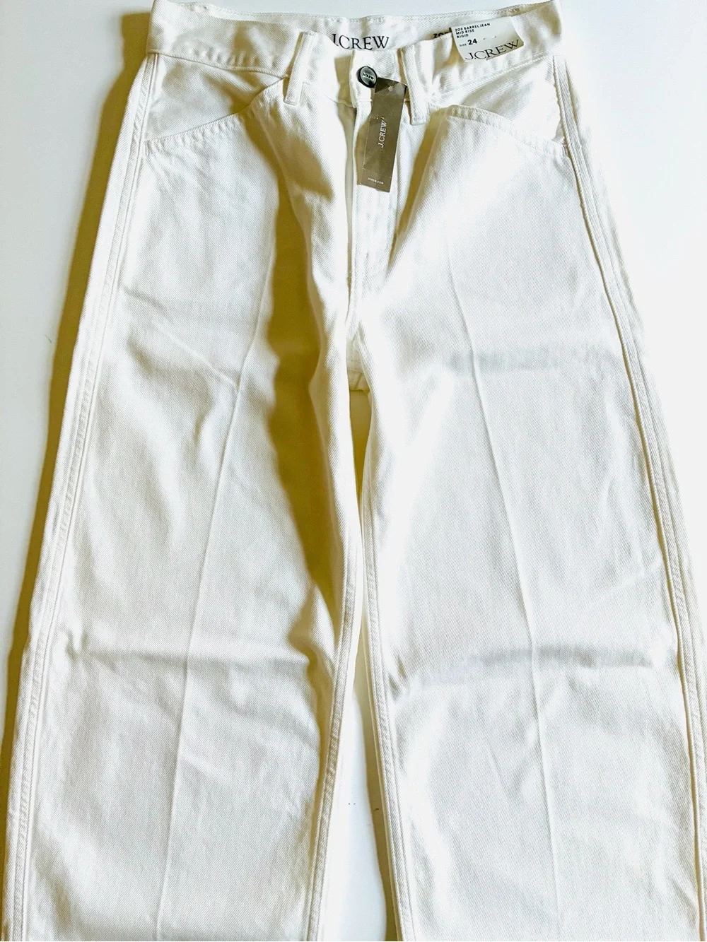 J. Crew Women’s Zoe barrel jean. Raw Hem White.24. NWT.